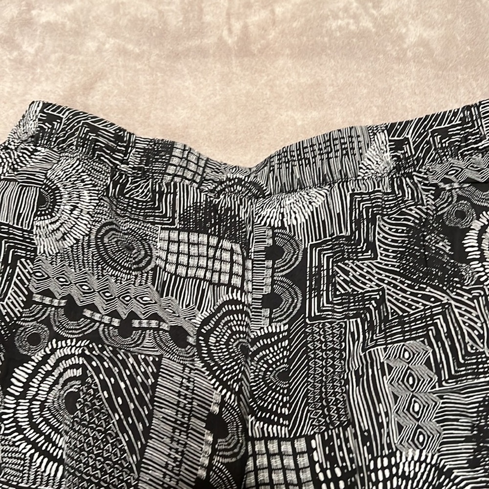 Gilligan & O'Malley Ruffled Black & White Crop Pajama Pants - Picture 4 of 7